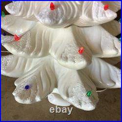 1971 White Ceramic Christmas tree w Snow 22 Lights Star Musical Works! 4 Tiers