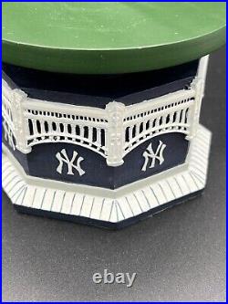 2002 NY Yankees Lighted Christmas Tree Danbury Mint Collection