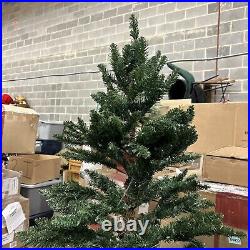 Balsam Hill 7.5 Ft Classic Evergreen Spruce Christmas Tree Candlelight $949 Open Balsam Hill 7.5 Ft Classic Evergreen Spruce Christmas Tree Candlelight $949 Open