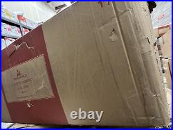 Balsam Hill Classic Blue Spruce Christmas Tree 7.5 ft unlit Open $699 unfluffed Balsam Hill Classic Blue Spruce Christmas Tree 7.5 ft unlit Open $699 unfluffed
