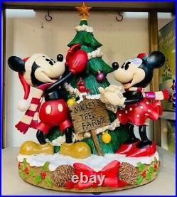 Disney Parks 2020 Christmas Mickey and Minnie Mouse Light Up Tree Farm Figure