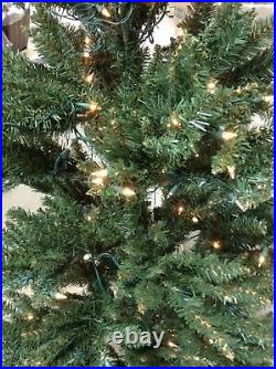 Finley Home 9' Pre-lit Classic Pine Full Artificial Christmas Tree clear lights