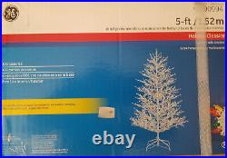 GE Color Choice 5-ft Winterberry Pre-lit White Artificial Christmas Tree 0390994