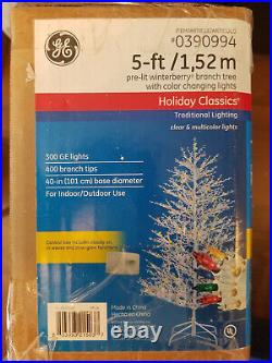 GE Color Choice 5-ft Winterberry Pre-lit White Artificial Christmas Tree 0390994