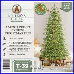 My Texas House 7.5ft Cypress Pre-Lit LED Christmas Tree 500 Twinkle Lights