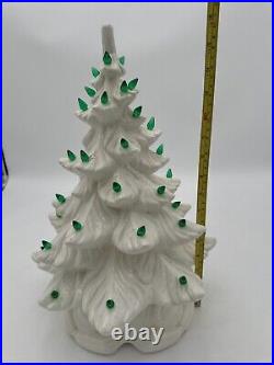 VTG White withGreen Bulb Atlantic Mold Ceramic Lighted Christmas Tree withBase 18