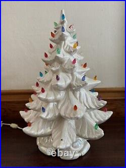 Vintage 1967 Atlantic Mold Ceramic 18.5 White Pearl Christmas Tree LIGHTS UP