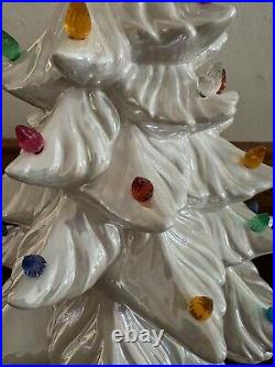 Vintage 1967 Atlantic Mold Ceramic 18.5 White Pearl Christmas Tree LIGHTS UP