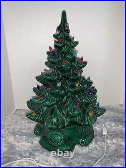 Vintage 1970's Atlantic Mold 22 Ceramic Green Christmas Peg Light Tree