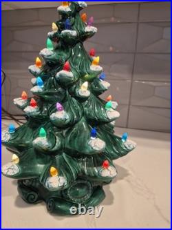 Vintage 1977 Atlantic Mold Ceramic 17 in. Lighted, Christmas Tree 12 Wide