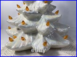 Vintage Ceramic Mold Christmas TreeMUSICAL &LIGHTED16WHITE IRIDESCENTBEAUTY