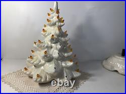 Vintage Ceramic Mold Christmas TreeMUSICAL &LIGHTED16WHITE IRIDESCENTBEAUTY