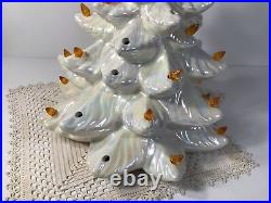 Vintage Ceramic Mold Christmas TreeMUSICAL &LIGHTED16WHITE IRIDESCENTBEAUTY