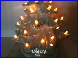 Vintage Ceramic Mold Christmas TreeMUSICAL &LIGHTED16WHITE IRIDESCENTBEAUTY