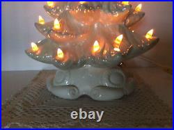 Vintage Ceramic Mold Christmas TreeMUSICAL &LIGHTED16WHITE IRIDESCENTBEAUTY