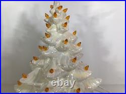 Vintage Ceramic Mold Christmas TreeMUSICAL &LIGHTED16WHITE IRIDESCENTBEAUTY