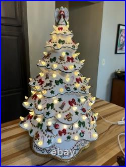 Vintage Danbury Mint White Porcelain Christmas Magic Lighted Christmas Tree 19