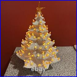 Vintage Holland Mold White Light Up Christmas Tree 18 Base And Tip Of Star