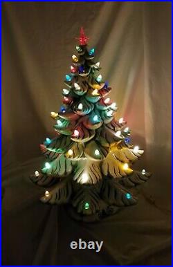 Vtg Large ATLANTIC MOLD White & Green Ceramic Christmas Tree Lights & Musical